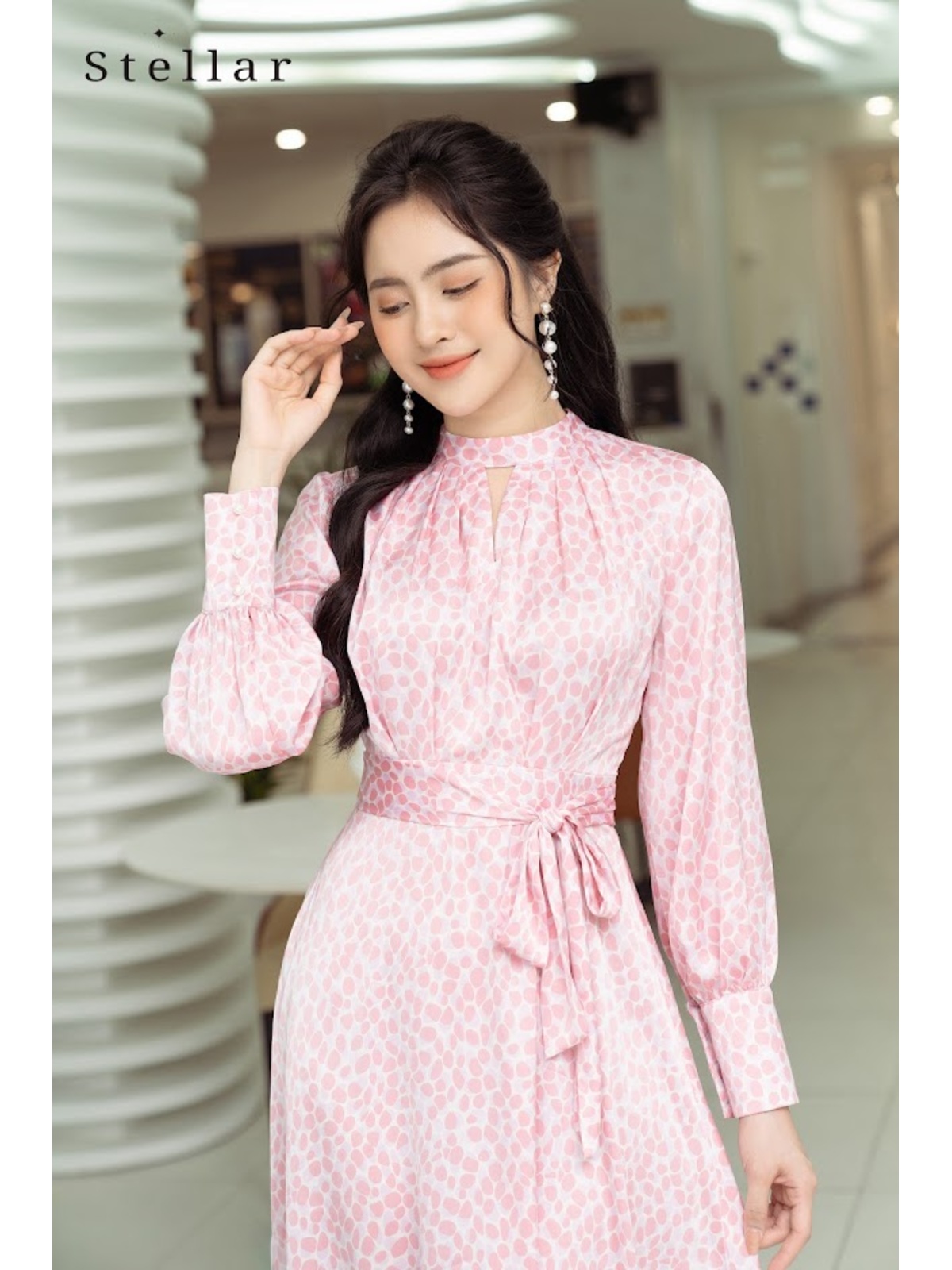 Đầm lụa hoạ tiết hồng