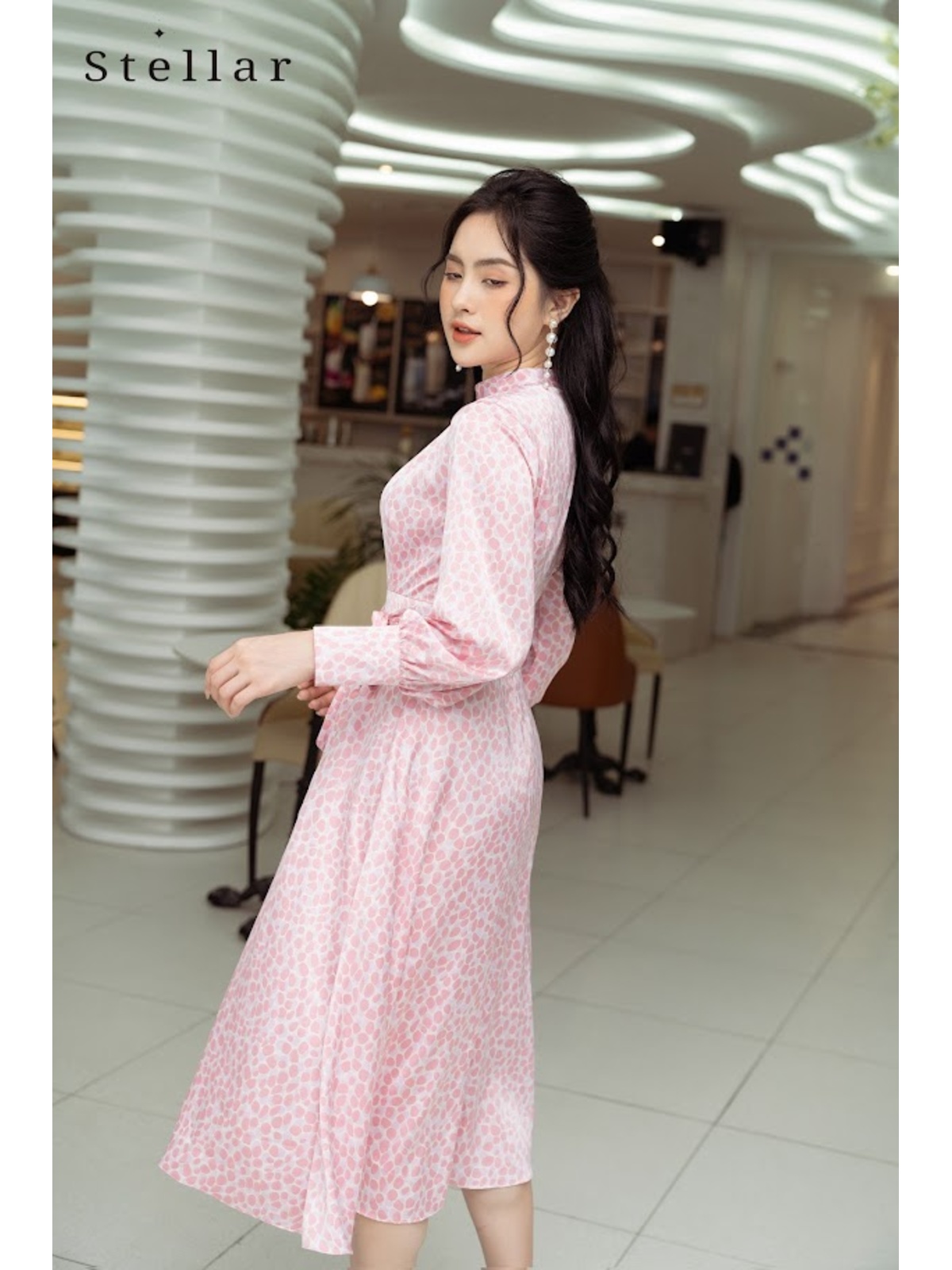 Đầm lụa hoạ tiết hồng