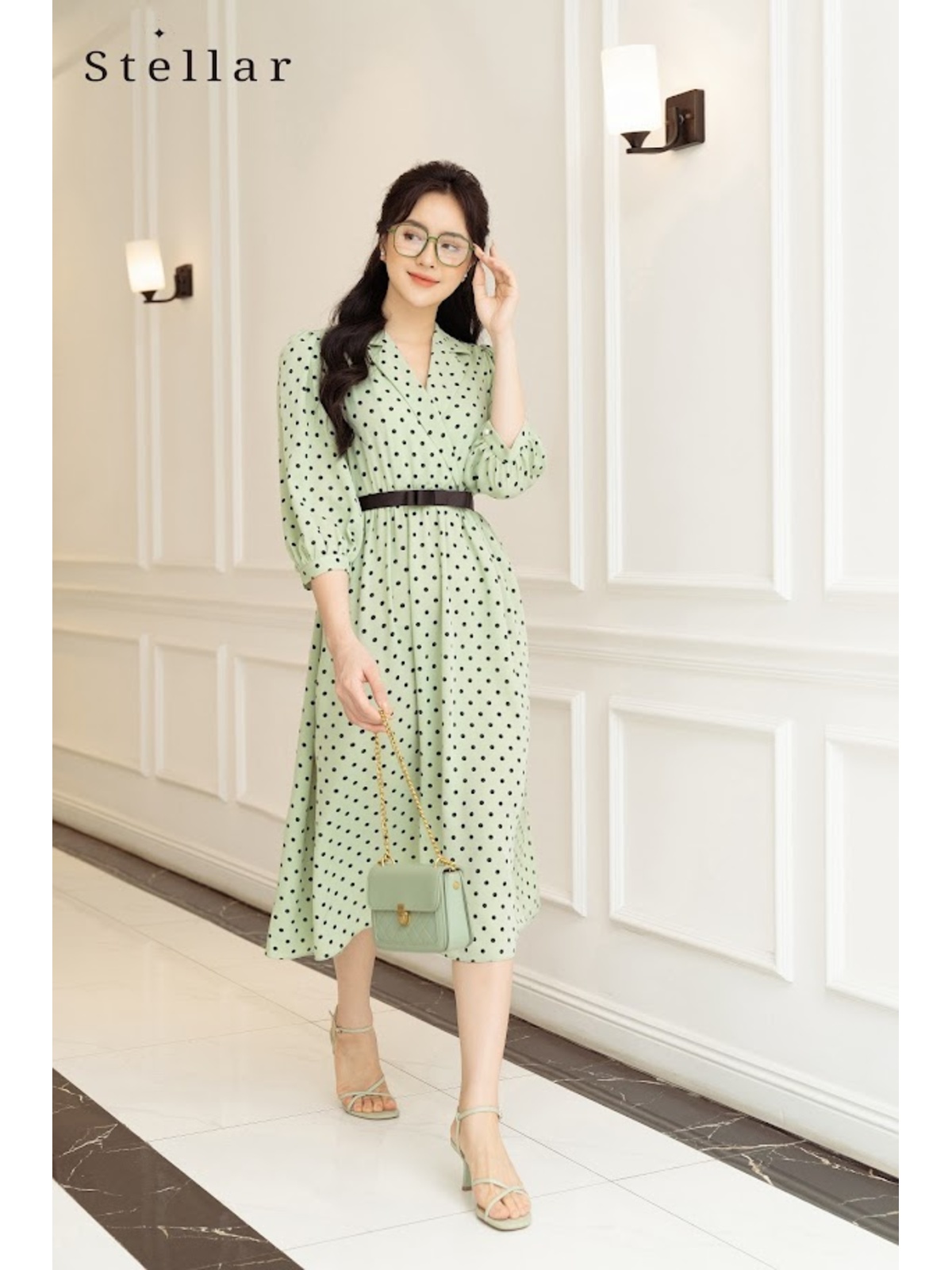 Đầm chấm bi cổ vest xanh bơ