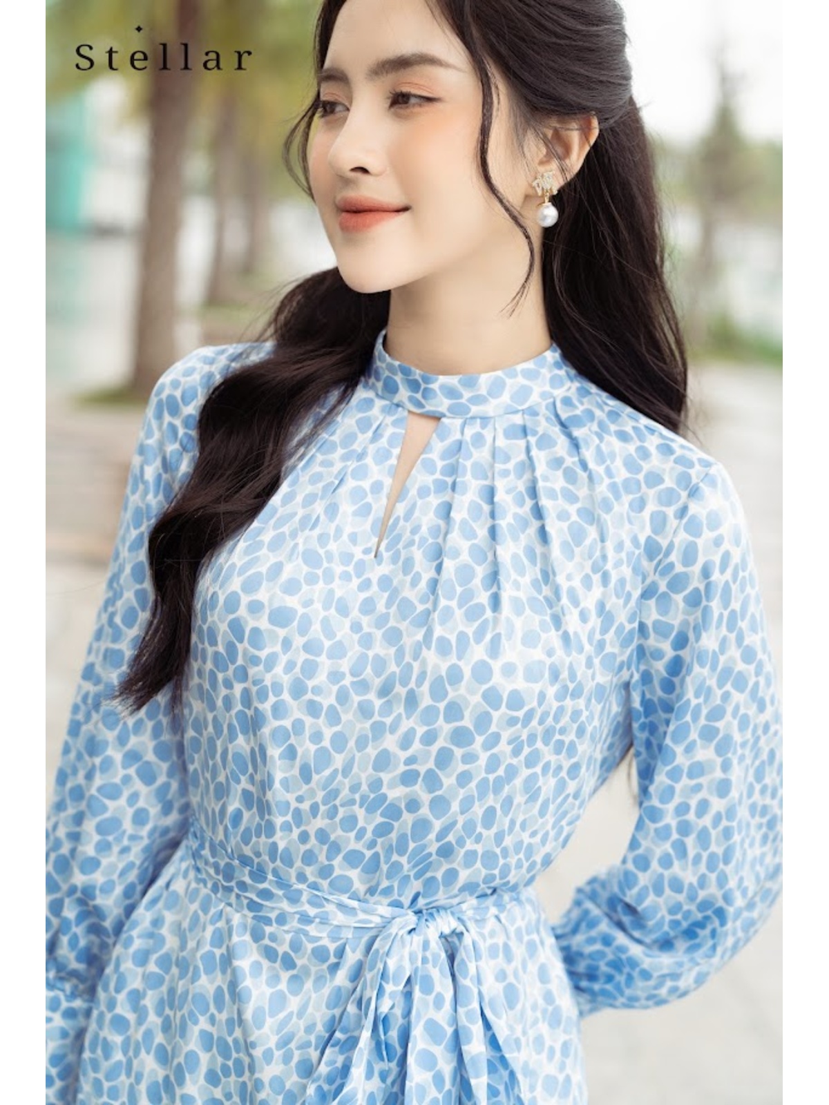 Đầm lụa hoạ tiết xanh da trời