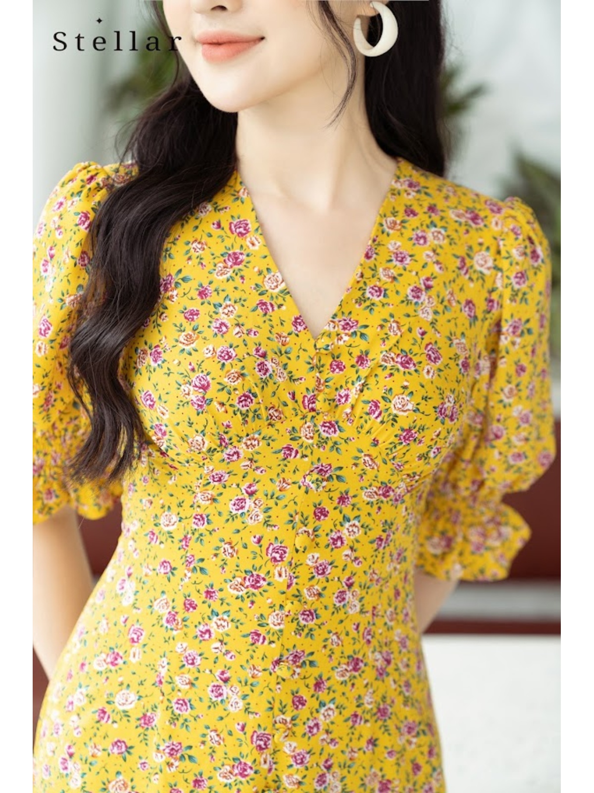 Đầm hoa midi tay bồng hoa vàng