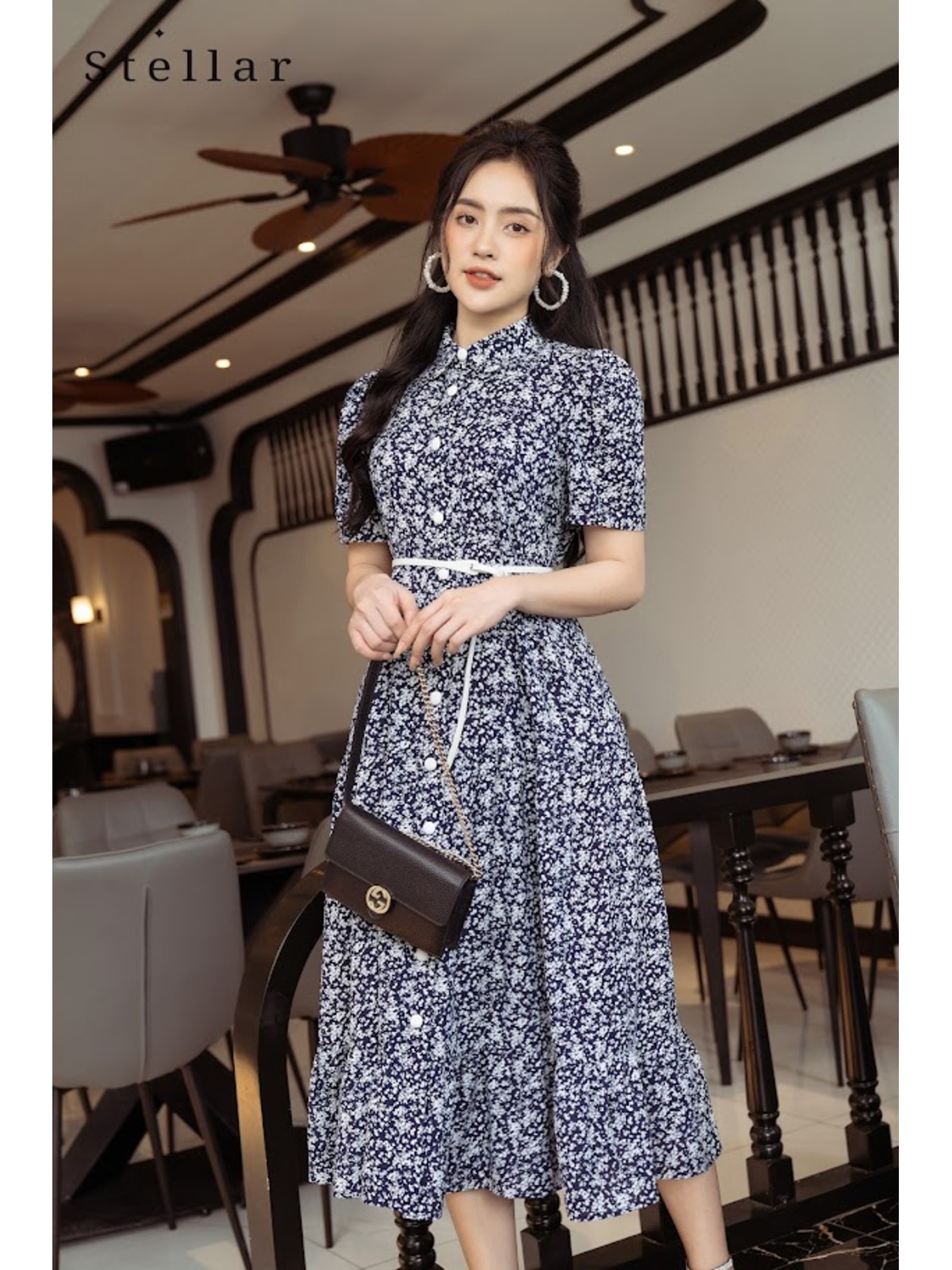 Đầm hoa cổ Đức dáng midi xoè