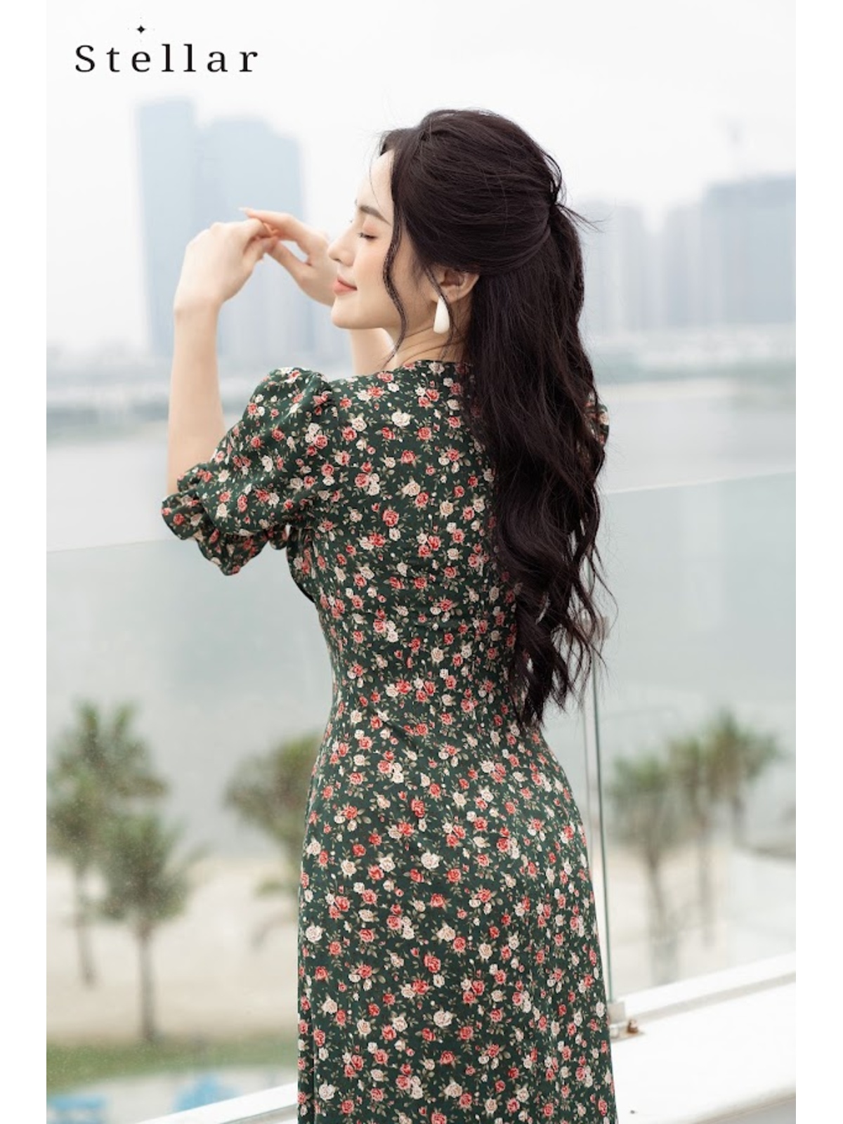 Đầm hoa midi tay bồng hoa xanh lá cây