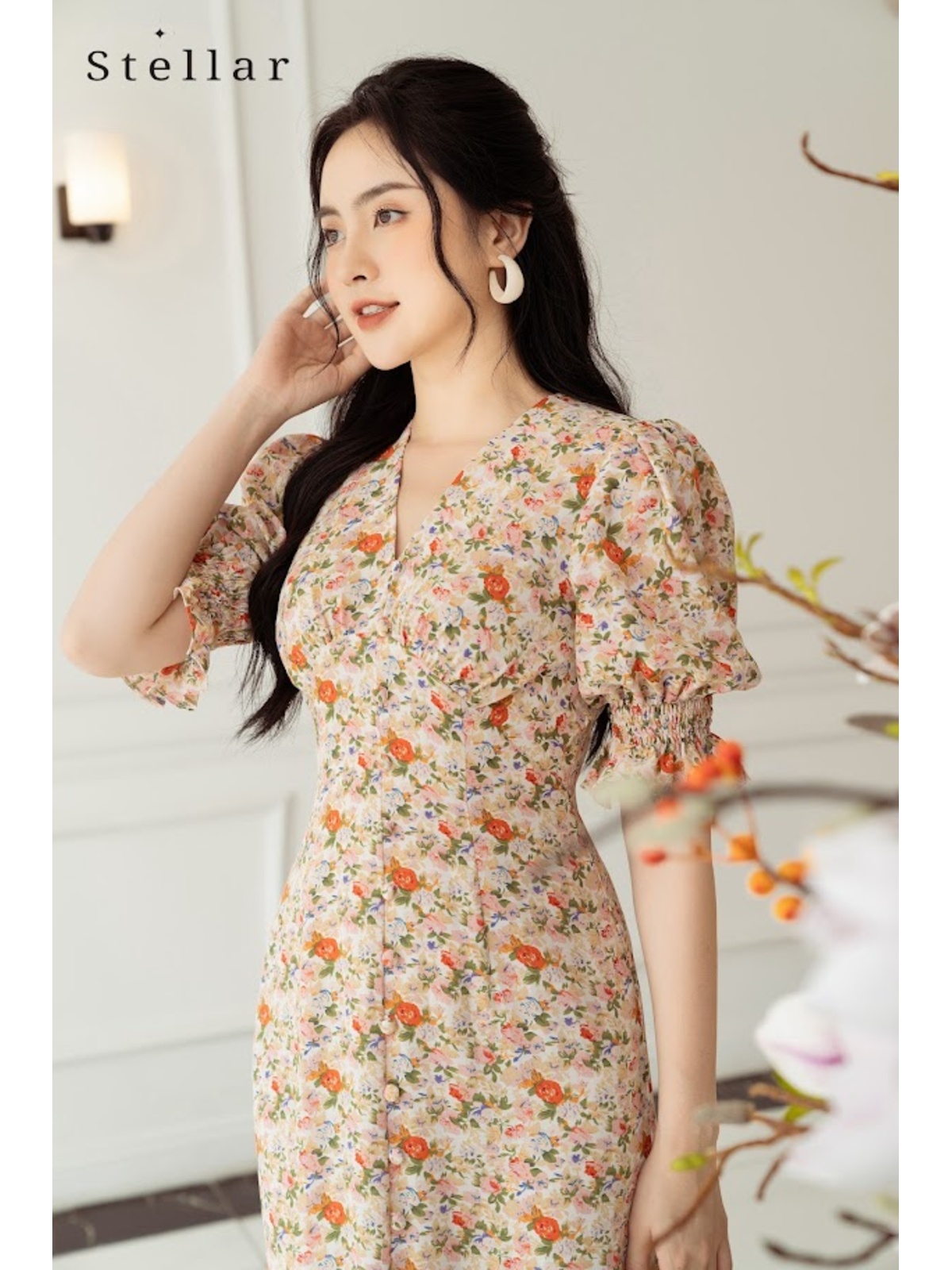 Đầm hoa midi tay bồng hoa cam nhạt