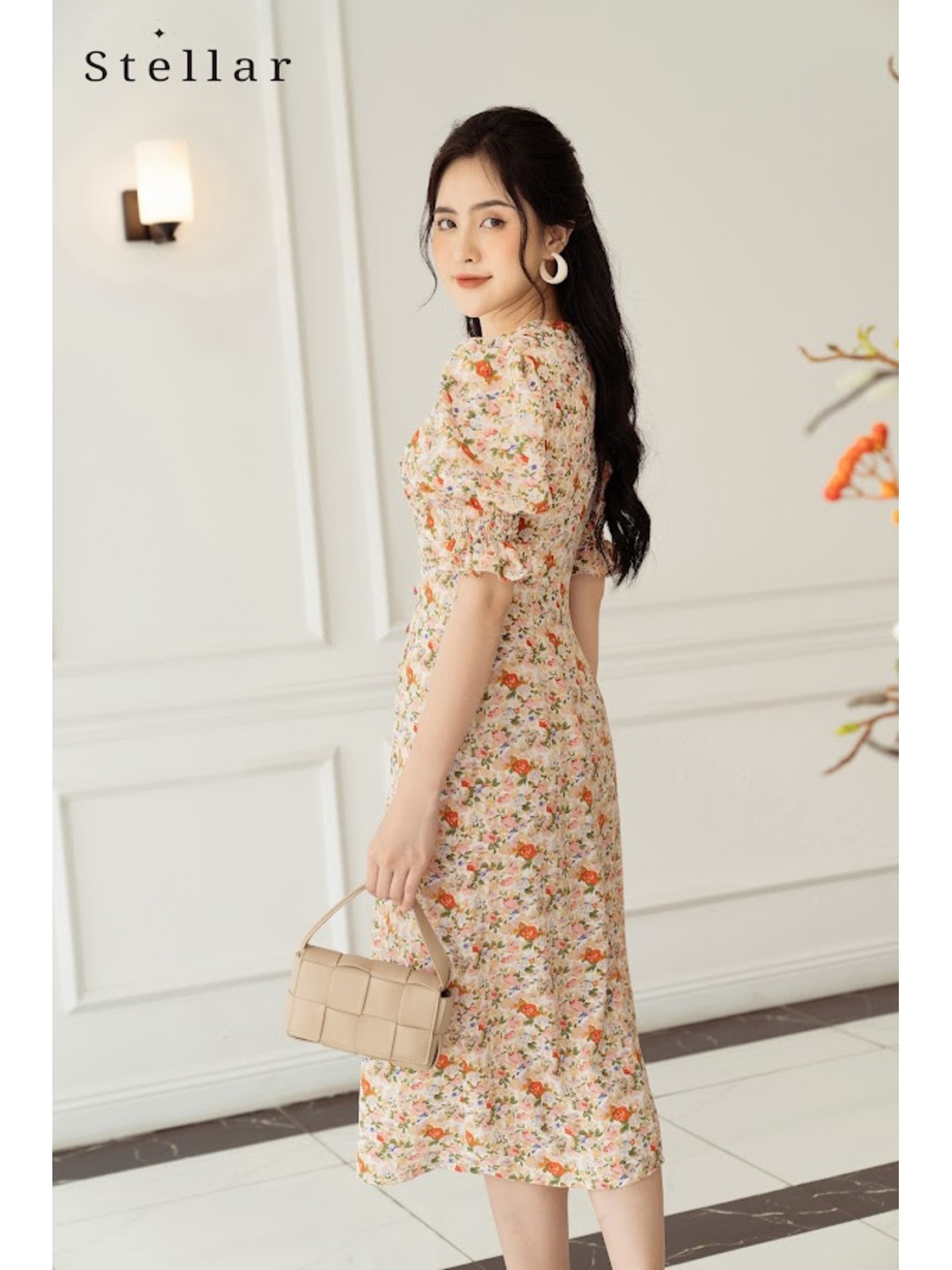 Đầm hoa midi tay bồng hoa cam nhạt