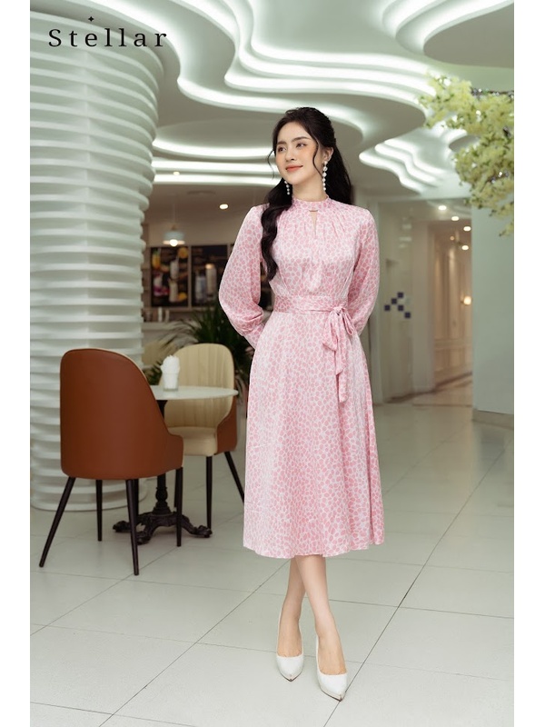 Đầm lụa hoạ tiết hồng