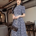 Đầm hoa cổ Đức dáng midi xoè