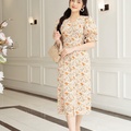 Đầm hoa midi tay bồng hoa cam nhạt
