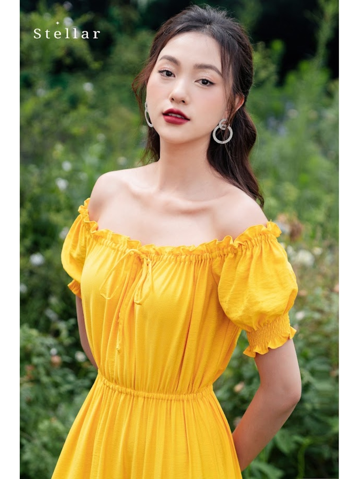 Đầm maxi tơ vàng