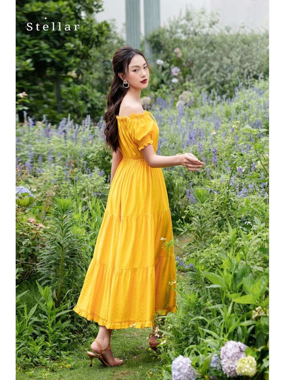 Đầm maxi tơ vàng