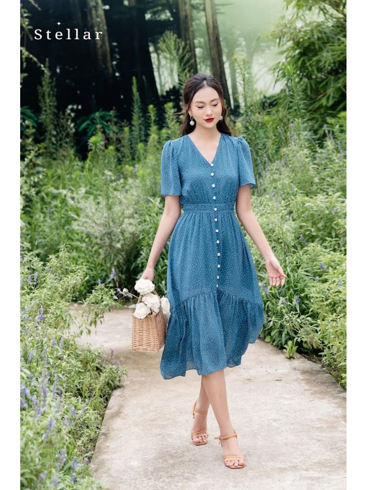 Đầm voan chấm bi xanh dương