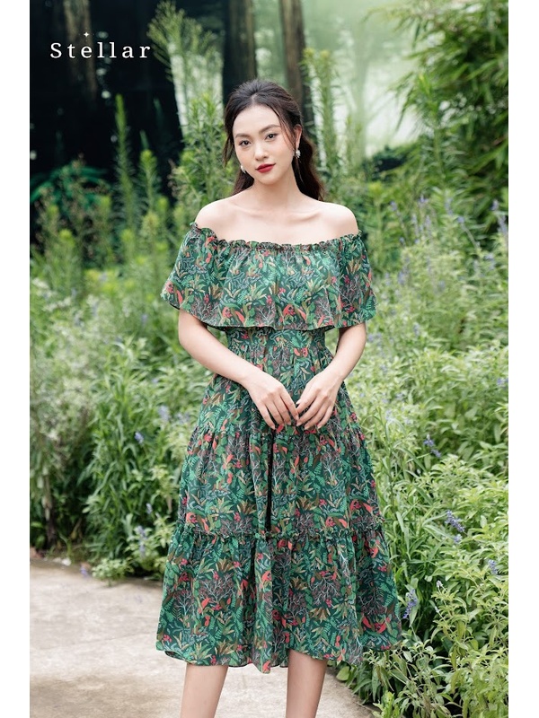 Đầm maxi trễ vai lụa hoạ tiết hoa lá xanh lá cây