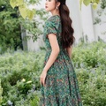 Đầm lụa hoạ tiết hoa lá xanh lá cây