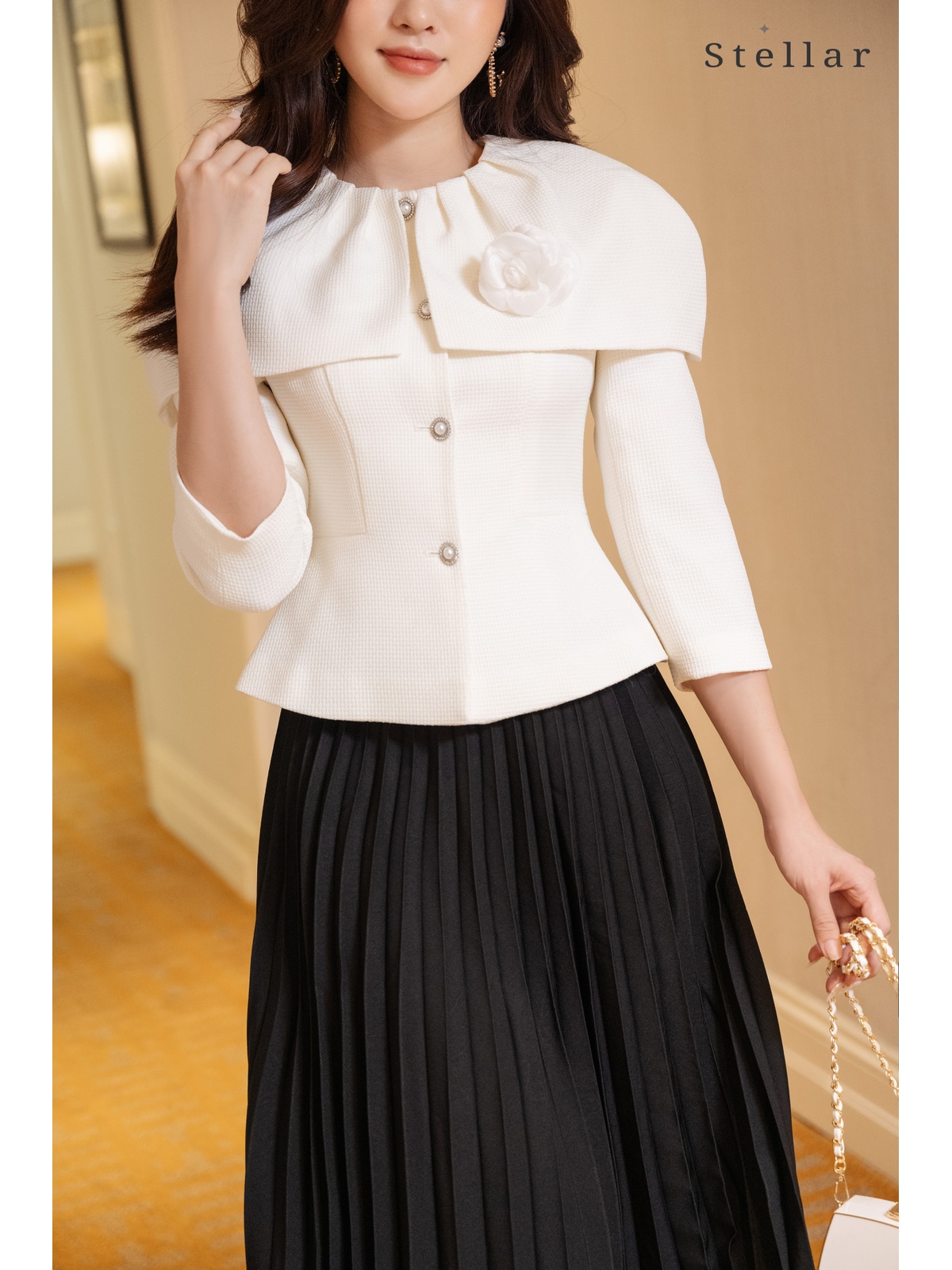 Chân váy đen dập ly dẻ quạt