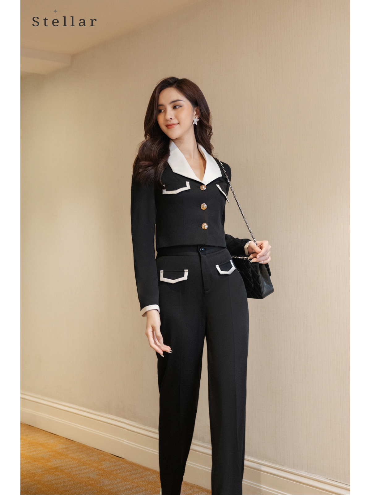 Bộ vest croptop đen sang trọng 