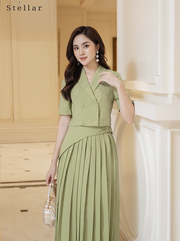 Bộ vest croptop màu bơ 