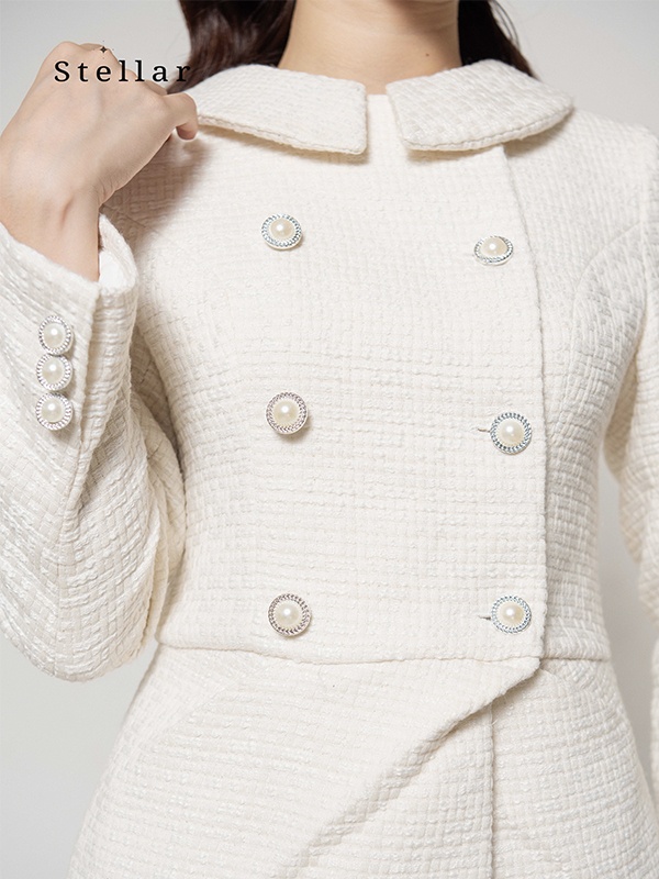 Áo dạ trắng peplum