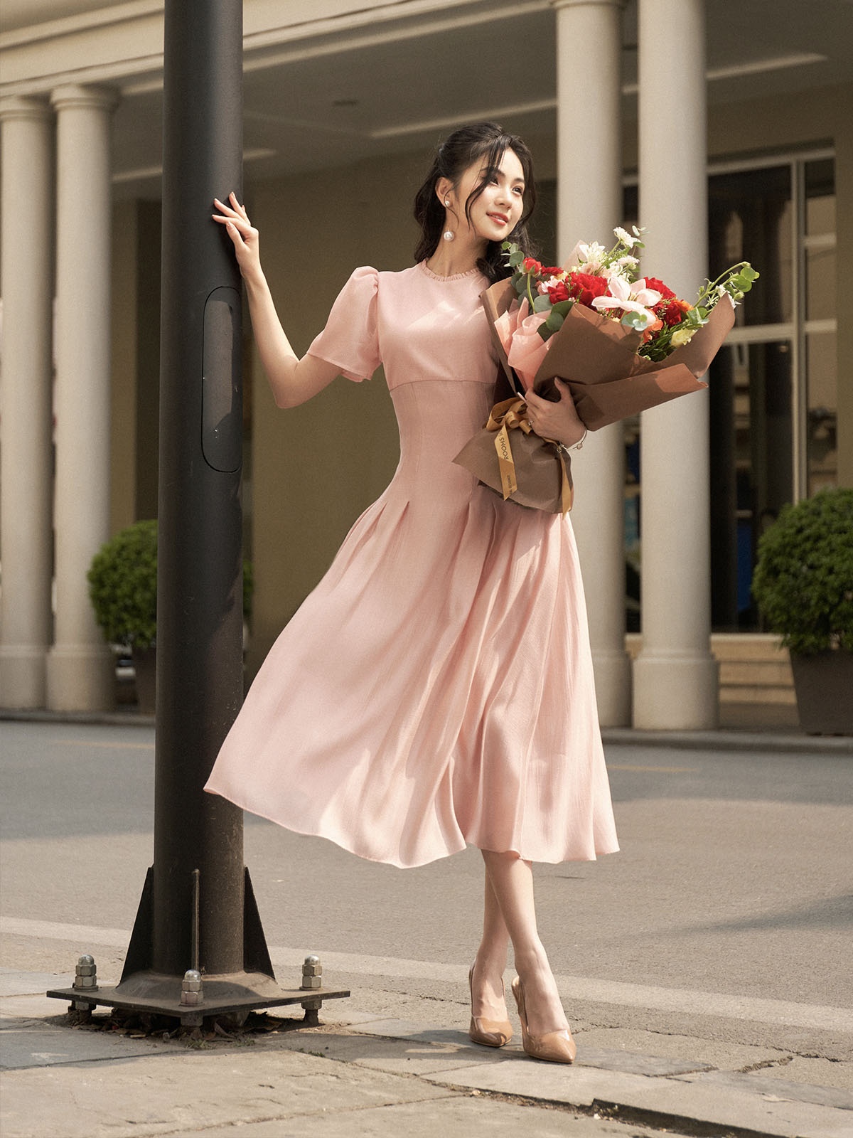 Đầm tơ hồng chiết ly