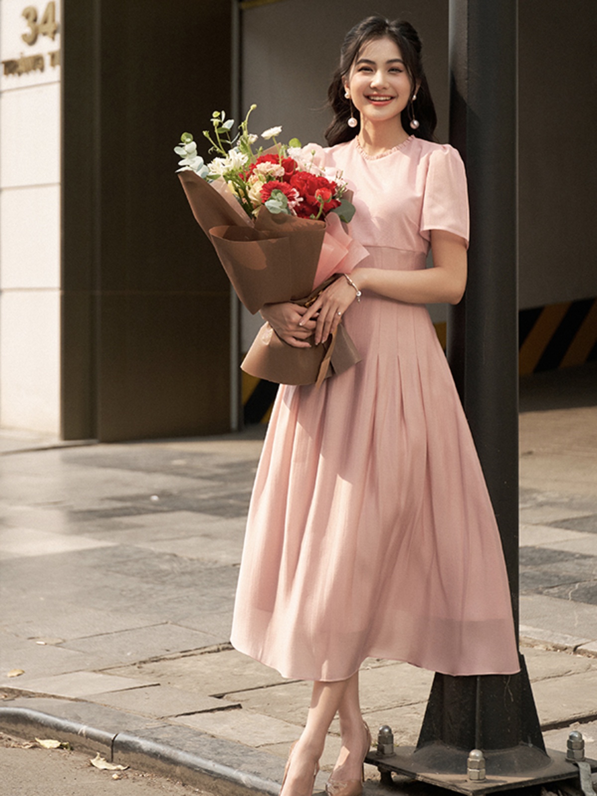 Đầm tơ hồng chiết ly