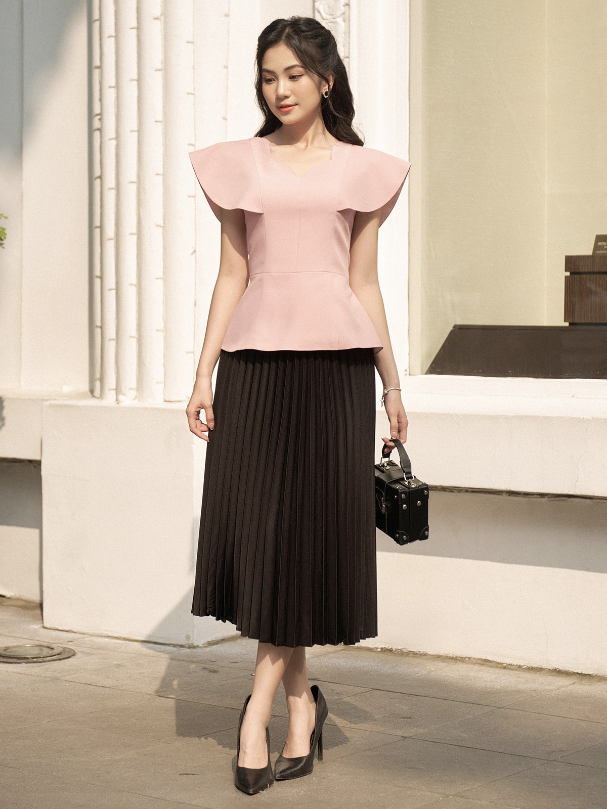 Áo hồng pastel dáng peplum