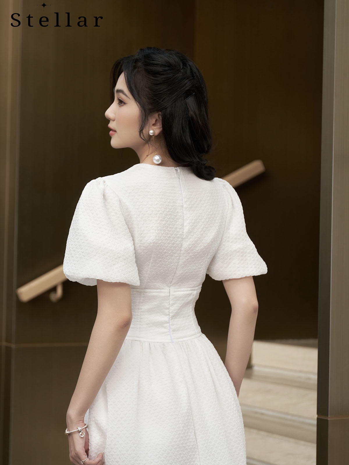 Đầm trắng